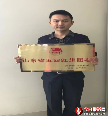德藝雙馨藝術家梁峰的好人之路(9)1388.png
